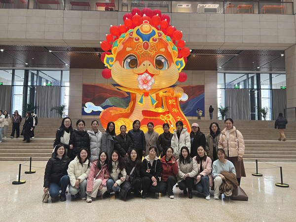 感悟工匠精神，綻放巾幗芳華——農(nóng)墾中心開展慶“三八”主題活動(dòng)
